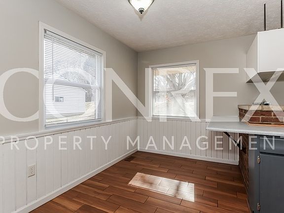 5th image of 1216 Arlington Dr