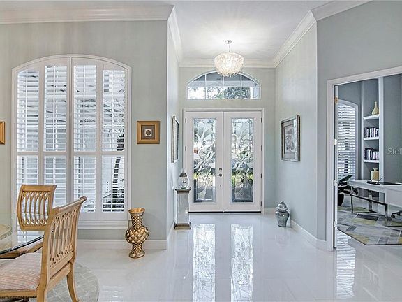4th image of 5001 Shoreline Cir