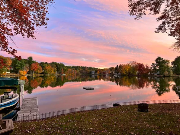 33 Adams Rd, Sturbridge, MA 01566