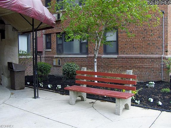 3rd image of 11720 Edgewater Dr #405