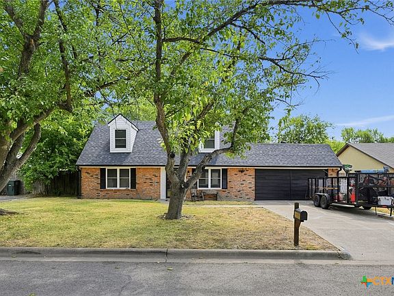 2nd image of 521 Phoenix Dr
