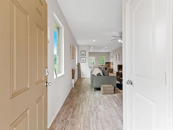 3rd image of 16805 Pink Wintergreen Dr