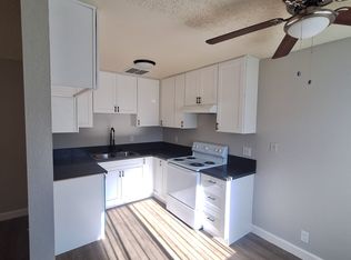 557 S El Cielo Rd APT 14, Palm Springs, CA 92264