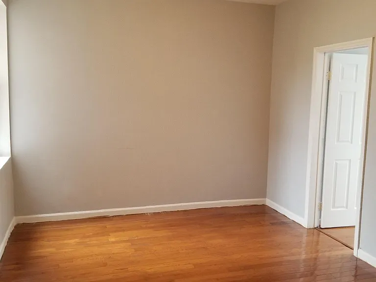 310 14th Ave #7 — Photo 9