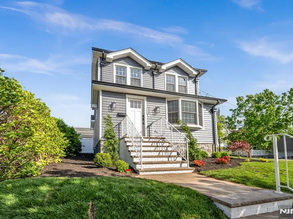 456 Collins Ave, Hasbrouck Heights, NJ 07604