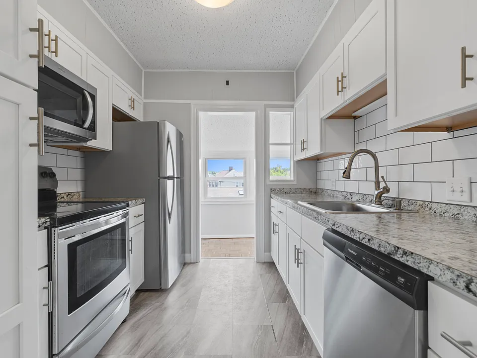 14 Windsor Rd #2B