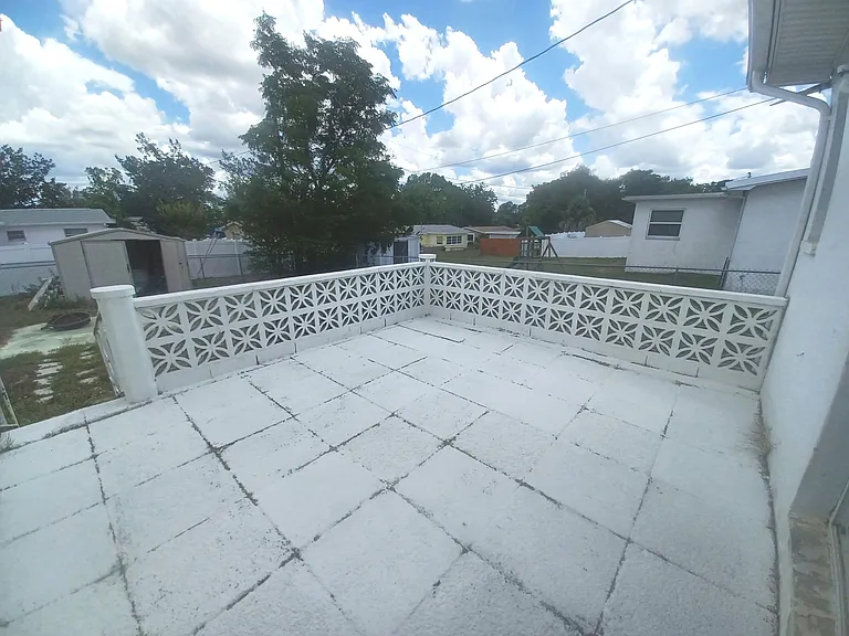 33 S Lincoln Ave — Photo 28