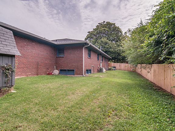3rd image of 308 Woodberry Dr