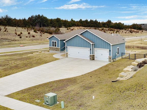 4th image of 512 Ledgestone Ridge Ct