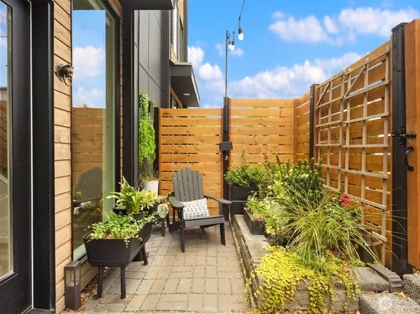 2429 NW 64th Street #A, Seattle, WA 98107