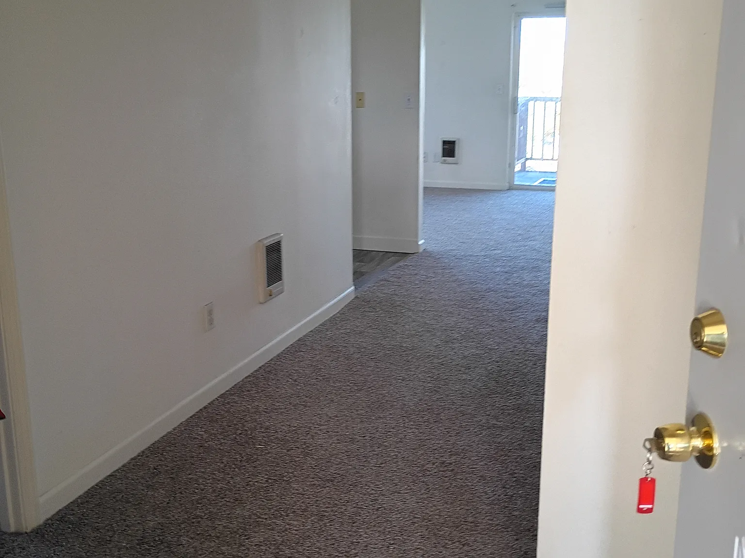 2 bed, 1.5 bath, 750 sqft, $1,150 — Photo 2