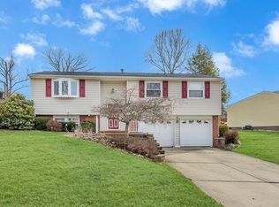 204 Macnab Dr, Coraopolis, PA 15108