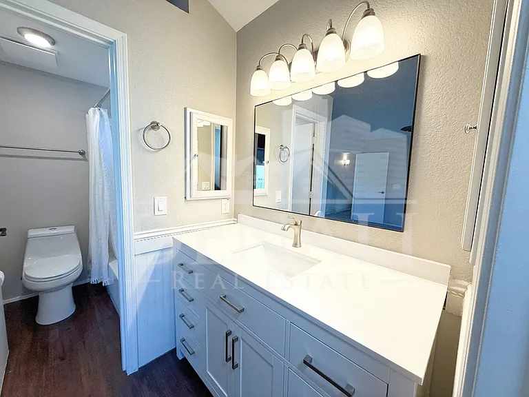 1114 S Surfside Dr — Photo 15
