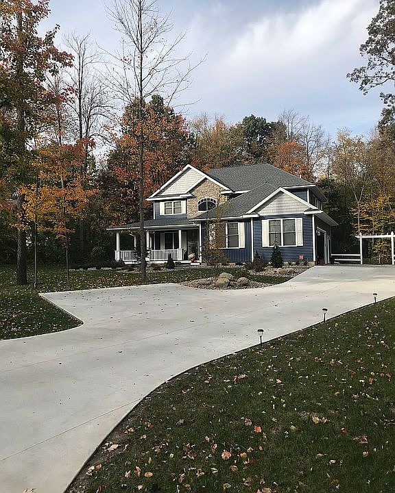 2nd image of 2294 Woodland Trl