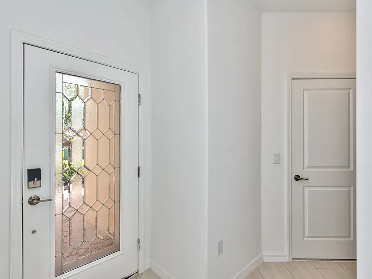 2591 Vine Ave — Photo 21
