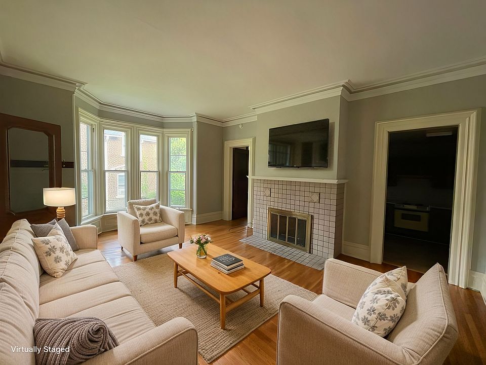 Virtually staged Living room (Design Ideas)