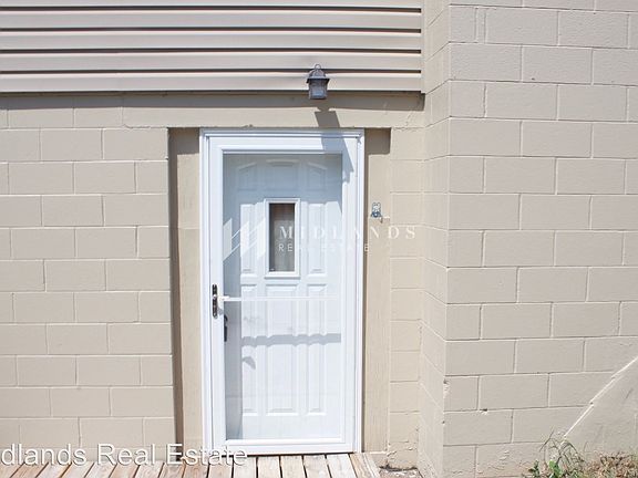 2nd image of 2530 1/2 Wayne St