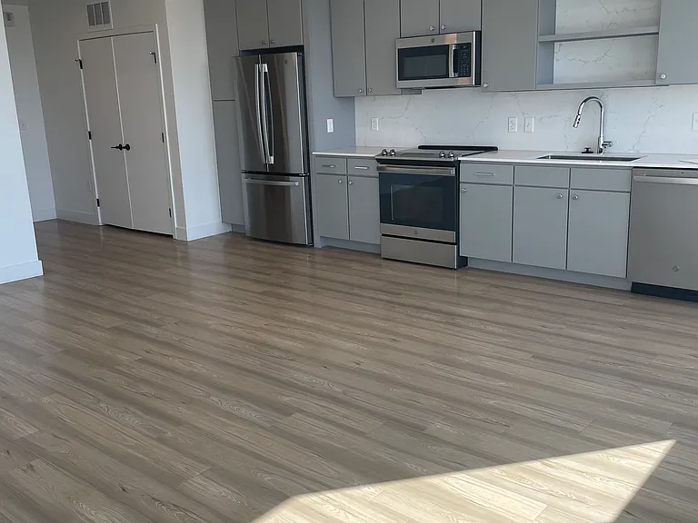 601 Park Ave W #1121 — Photo 10