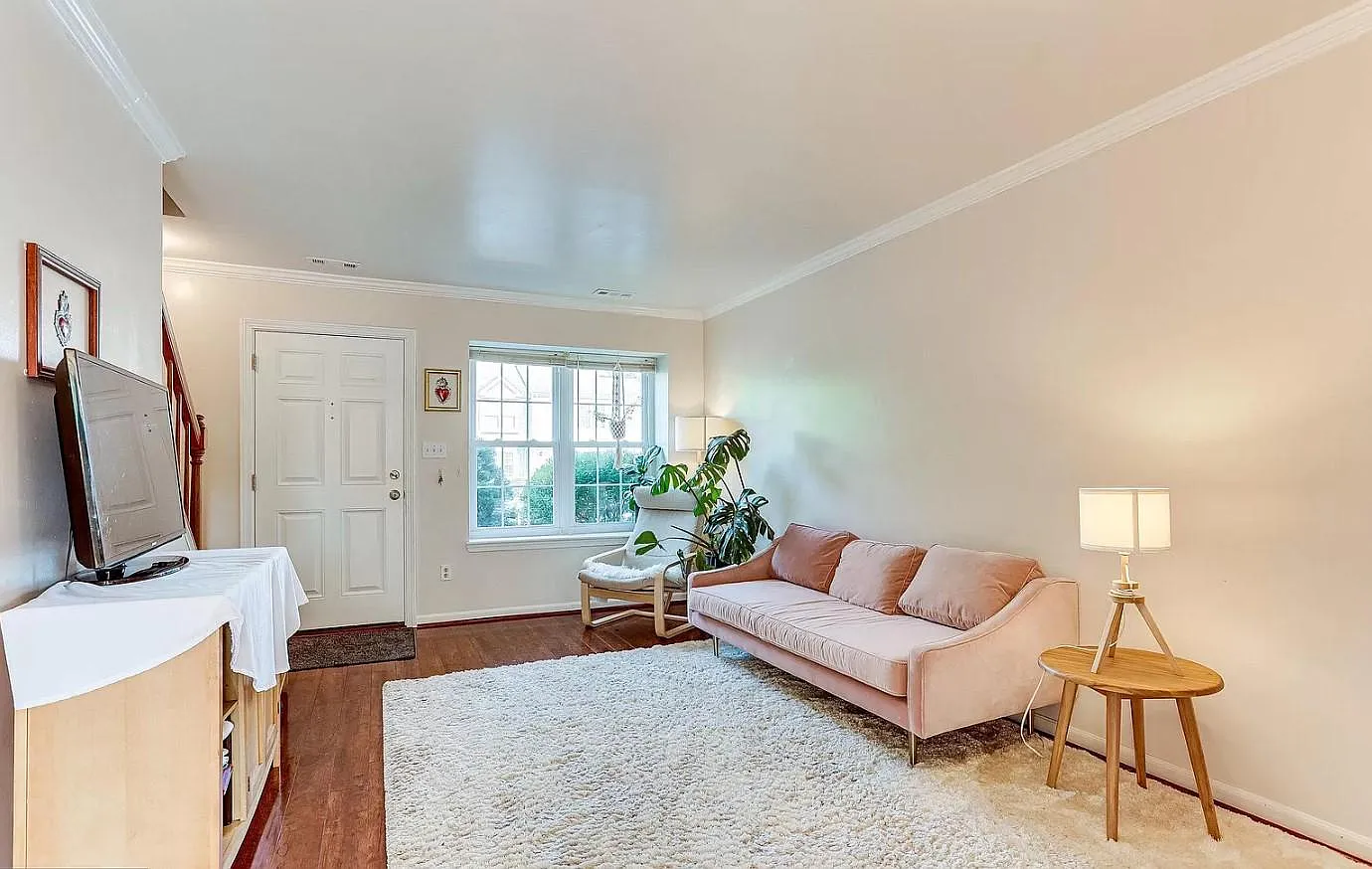 2 bed, 840 sqft, $2,095 — Photo 1