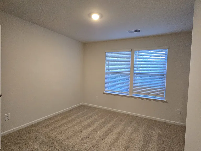 1677 Hallview Ct — Photo 18