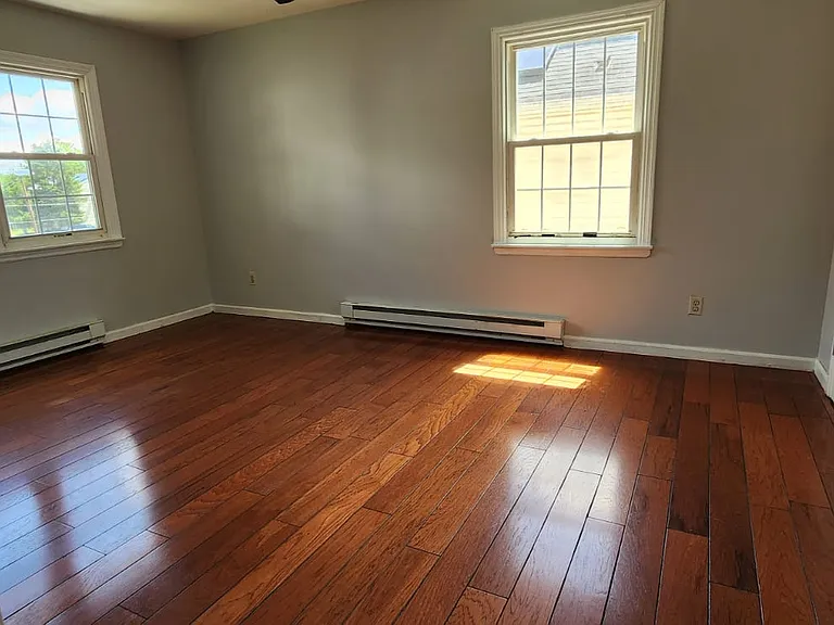 373 E Lake Ave — Photo 4