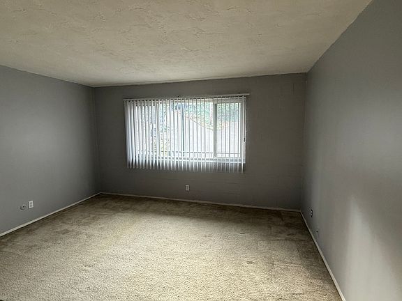 4th image of 320 S Lane St APT 27