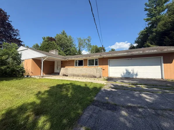62 Ridge Avenue, Claremont, NH 03743