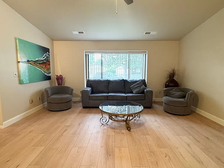 565 Monet Walk — Photo 4