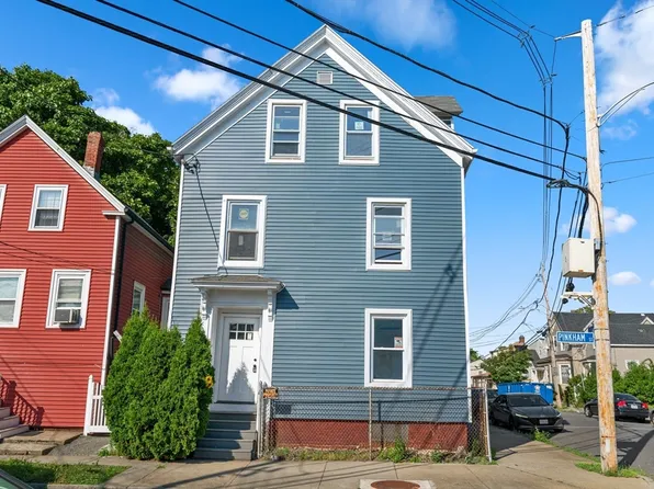34 Pinkham St, Lynn, MA 01902