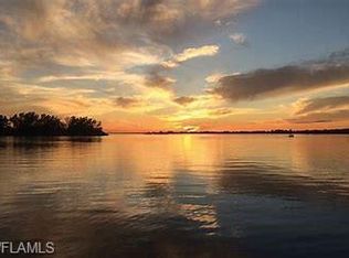 3349 E Riverside Dr, Fort Myers, FL 33916