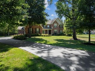 24 Daniel Rd, Saint Louis, MO 63124