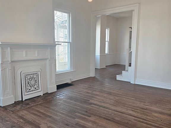 4th image of 307 S Walnut St
