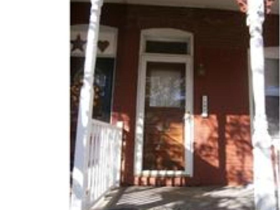2nd image of 107 3rd Ave