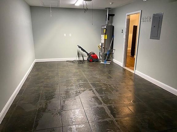 3rd image of 4800 Hollow Tree Way
