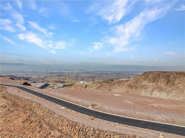 46 Cloudrock Ct, Henderson, NV 89012