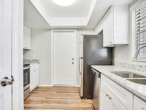 4th image of 2094 Las Palmas Cir