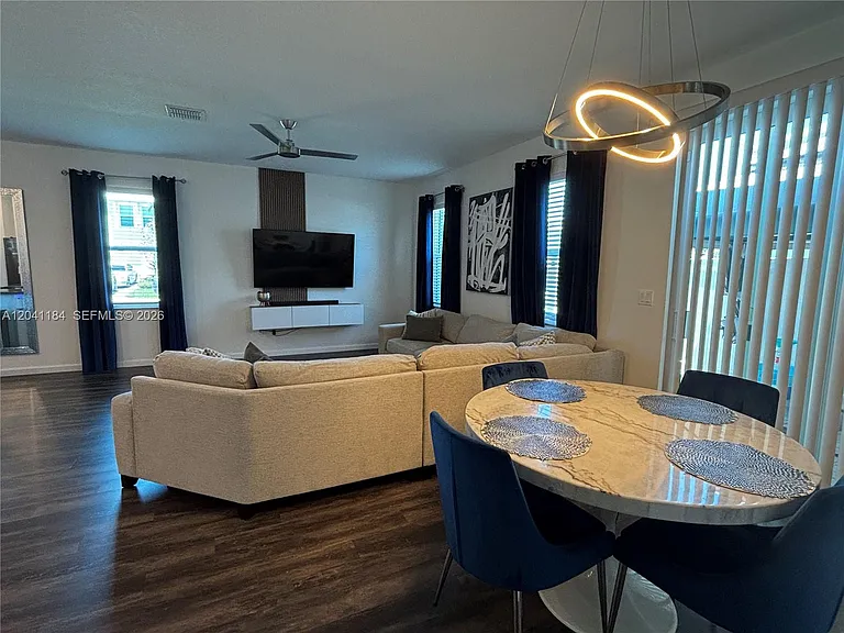 6359 Sailpointe Ln — Photo 4