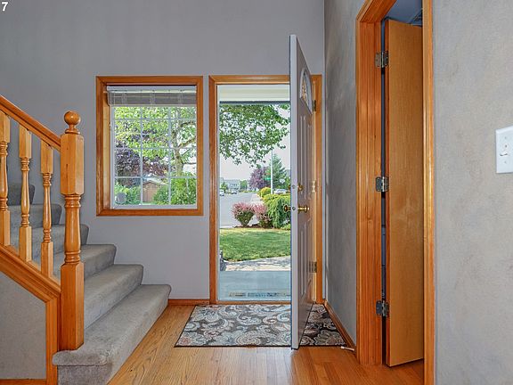 4th image of 1815 SE 190th Ave
