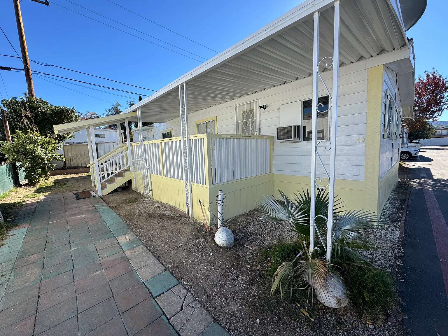 2 bed, 1050 sqft, $2,200 — Photo 2