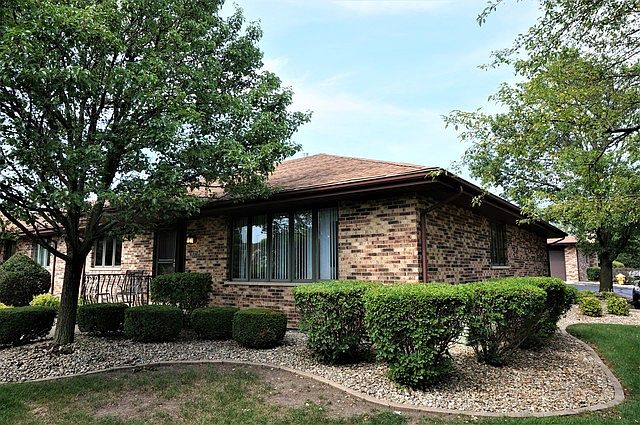 1st image of 16014 Pine Dr #16014