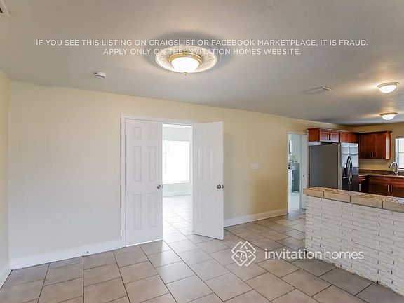5th image of 533 W Dayton Cir