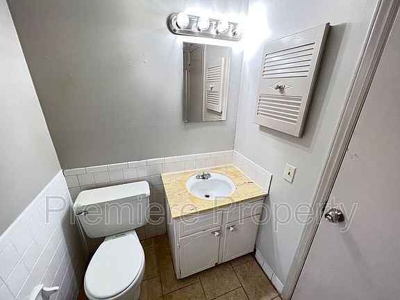 5th image of 8612 Countryshire Ln APT 4