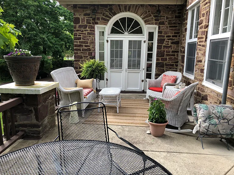 1058 Little Rd #B — Photo 8