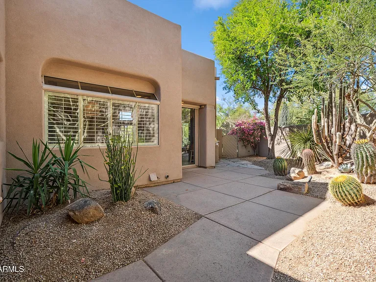 7466 E High Point Dr — Photo 37