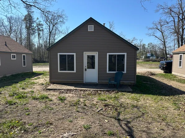 5115 S Straits Hwy, Indian River, MI 49749