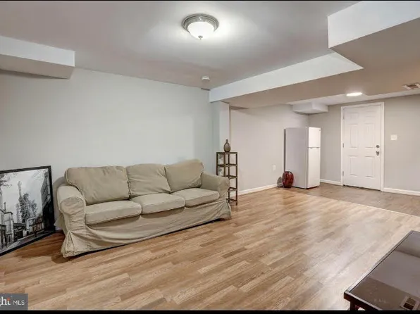 323 Bradley Ave, Rockville, MD 20851