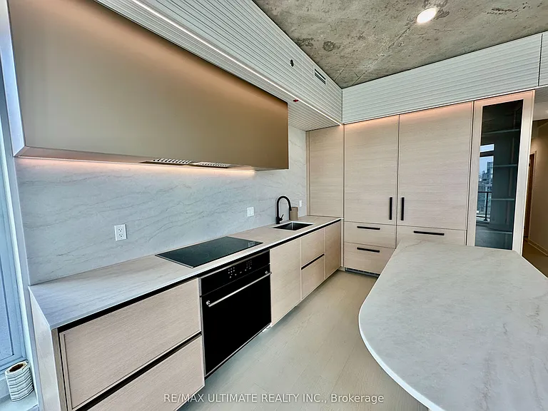 57 Brock Ave #704 — Photo 6