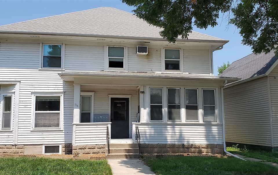 2nd image of 115 W 3rd St