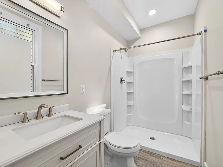 516 Carolyn Ave — Photo 8