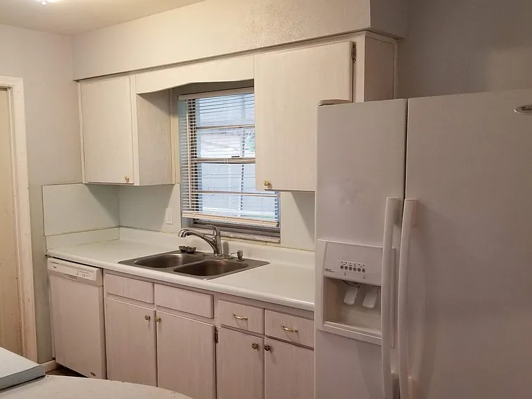 6717 Mornay Cir — Photo 28